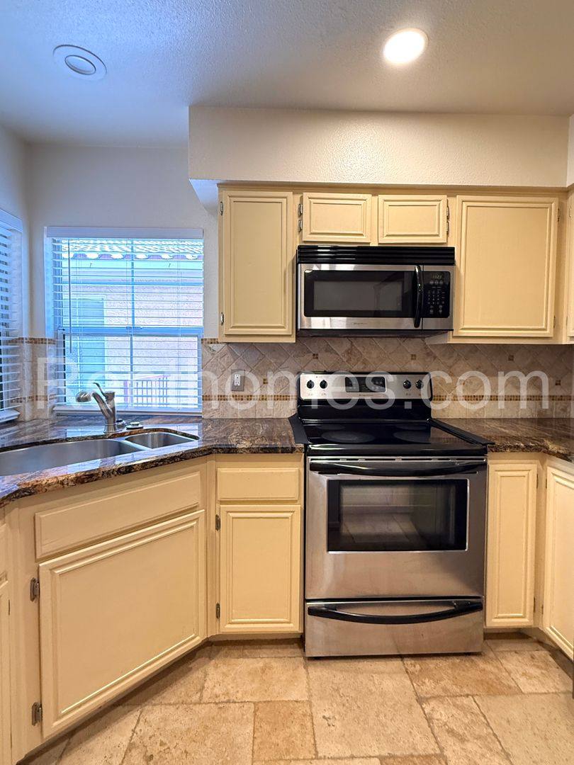 Condo for rent at 18650 Caminito Cantilena, San Diego, CA 92128