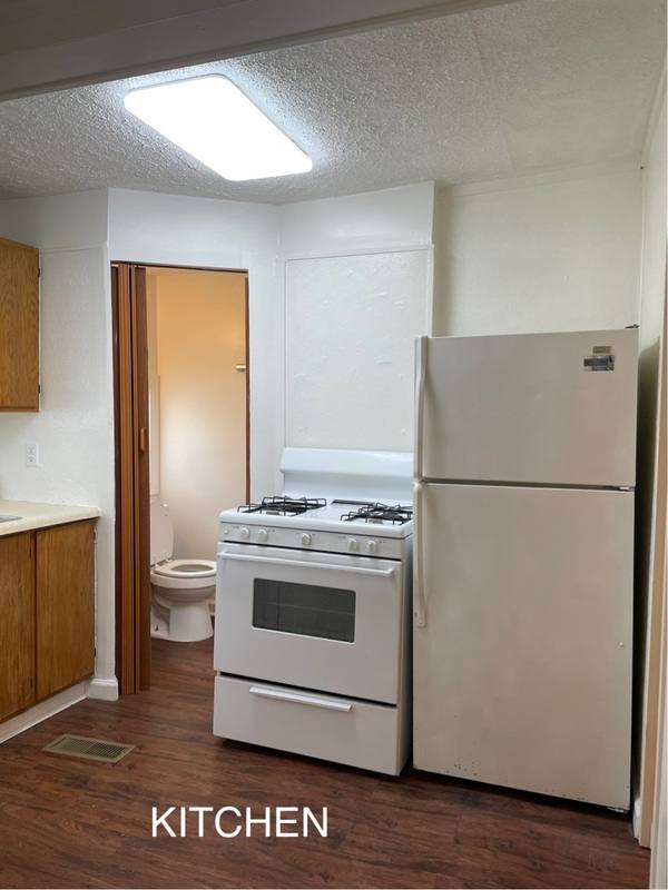 Apartment for rent at 1523 S J St #3, Elwood, IN 46036