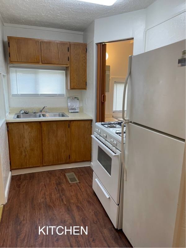 Apartment for rent at 1523 S J St #3, Elwood, IN 46036