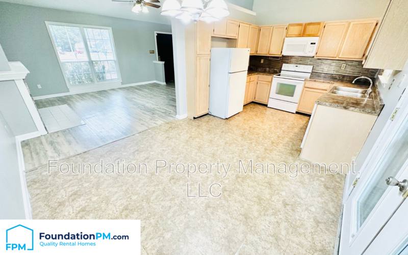 House for rent at 2663 Bay Pointe Circle W, Memphis, TN 38128