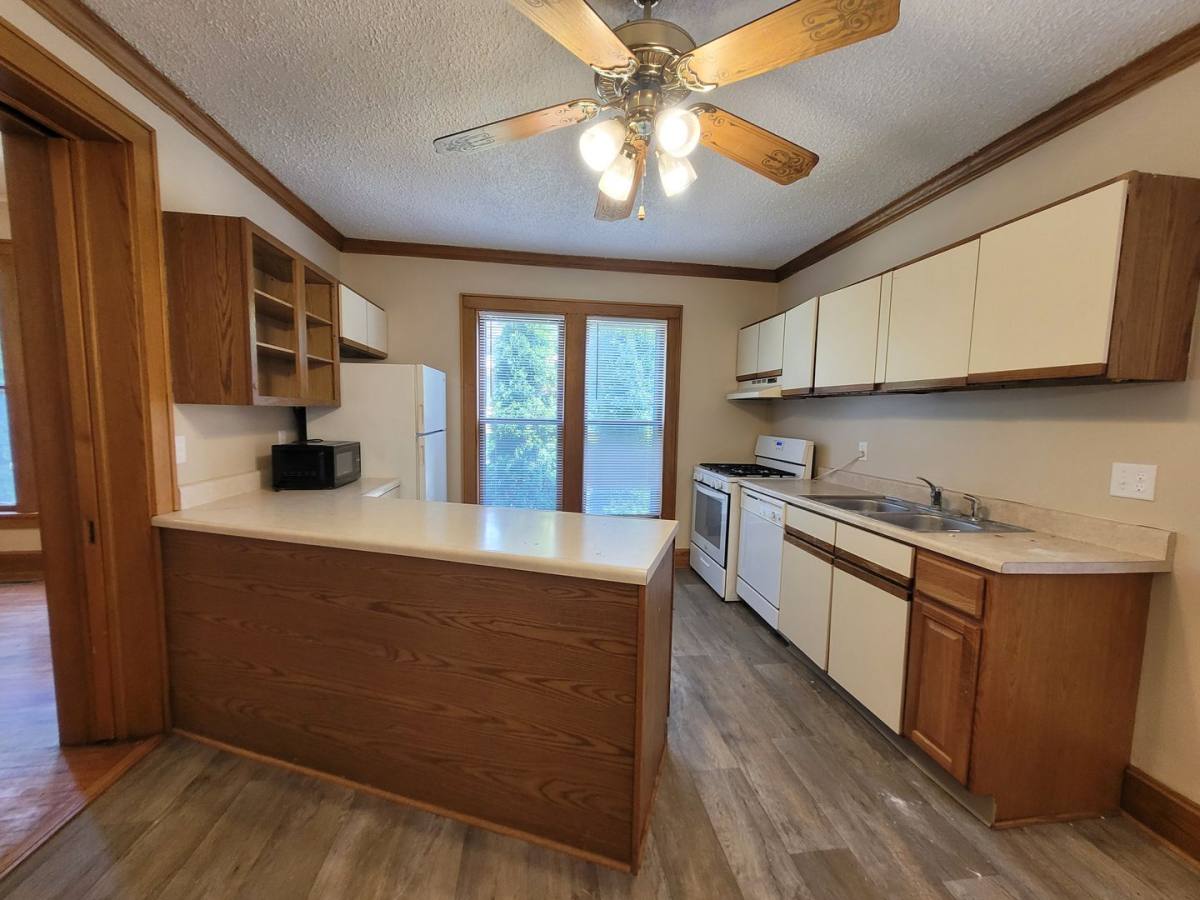 Apartment for rent at 757-759 17th St, Des Moines, IA 50314