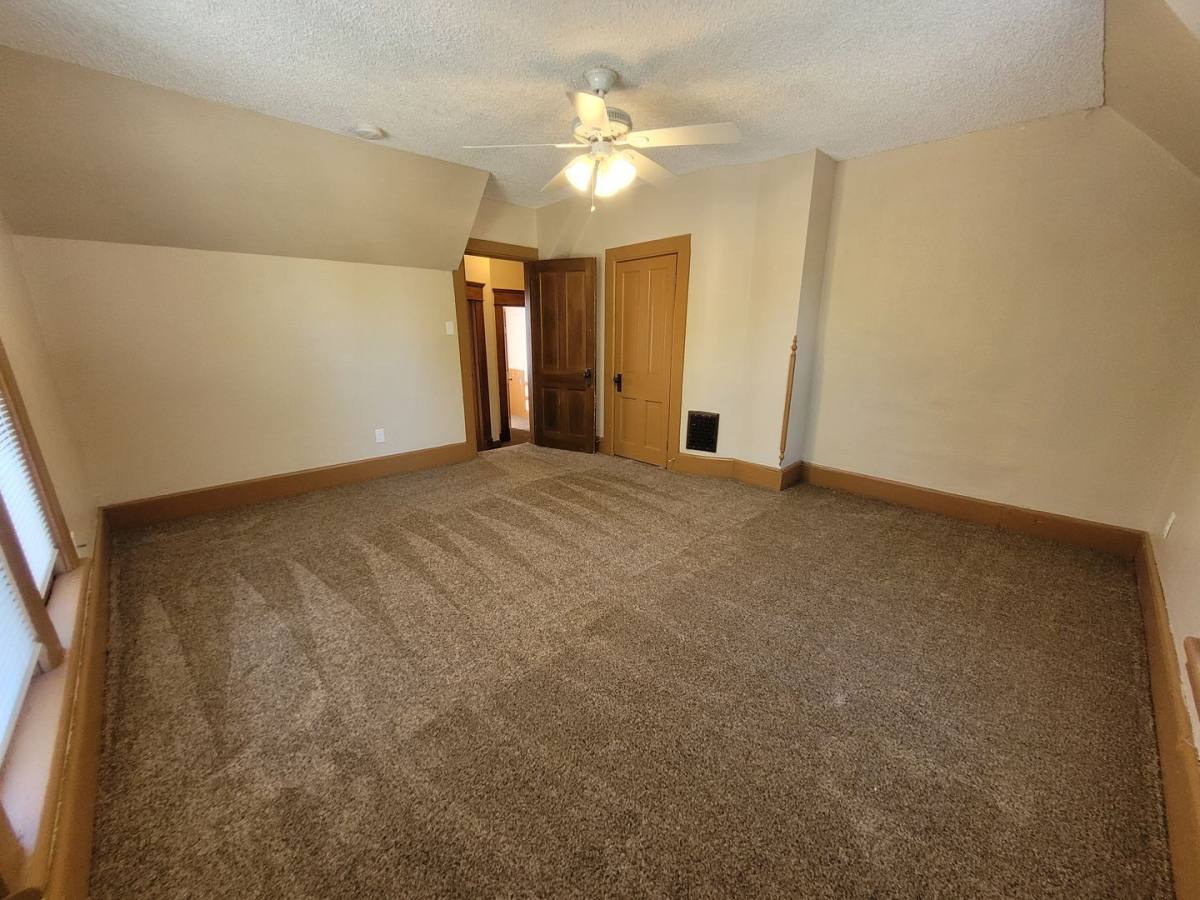 Apartment for rent at 757-759 17th St, Des Moines, IA 50314