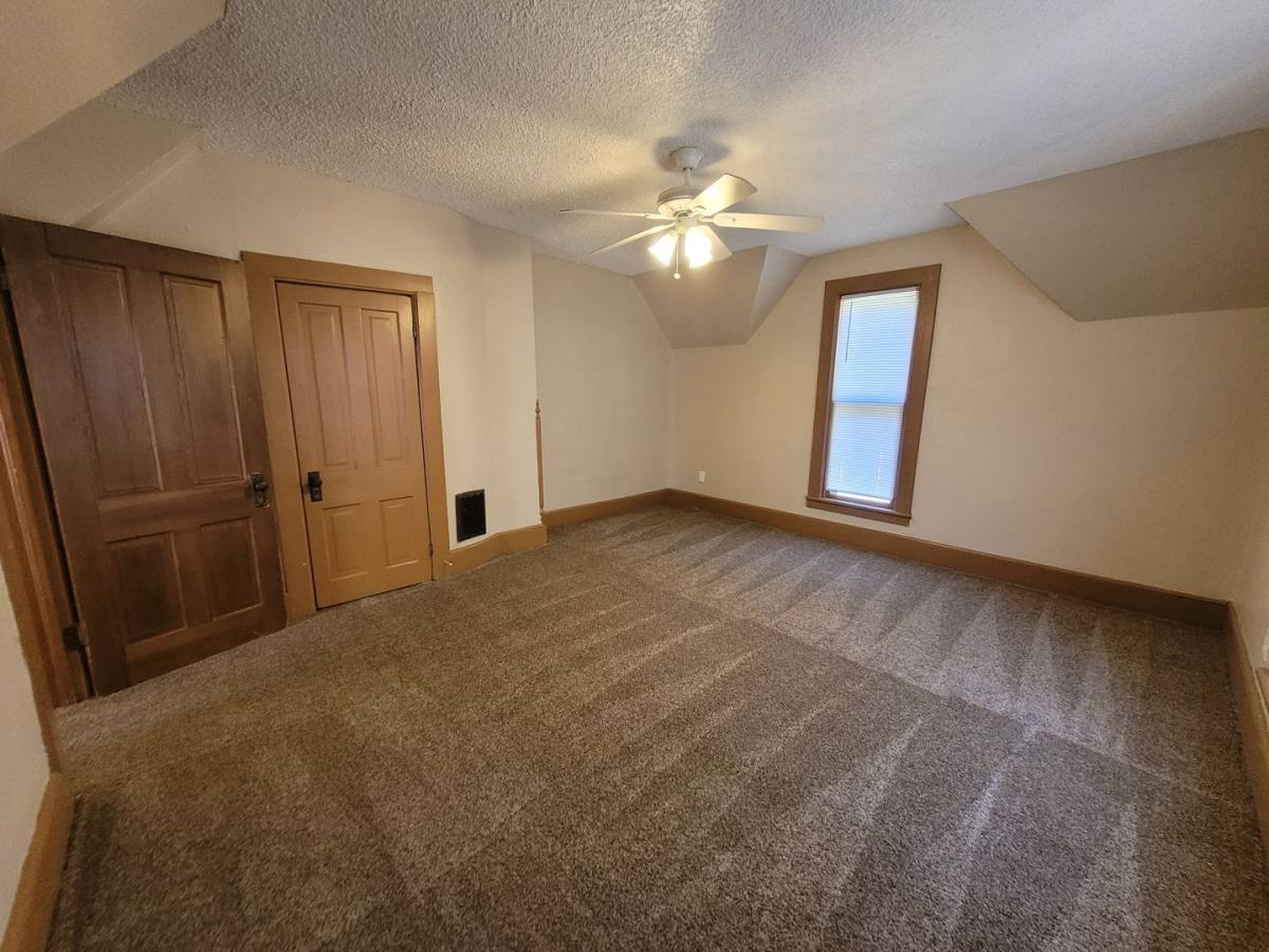 Apartment for rent at 757-759 17th St, Des Moines, IA 50314