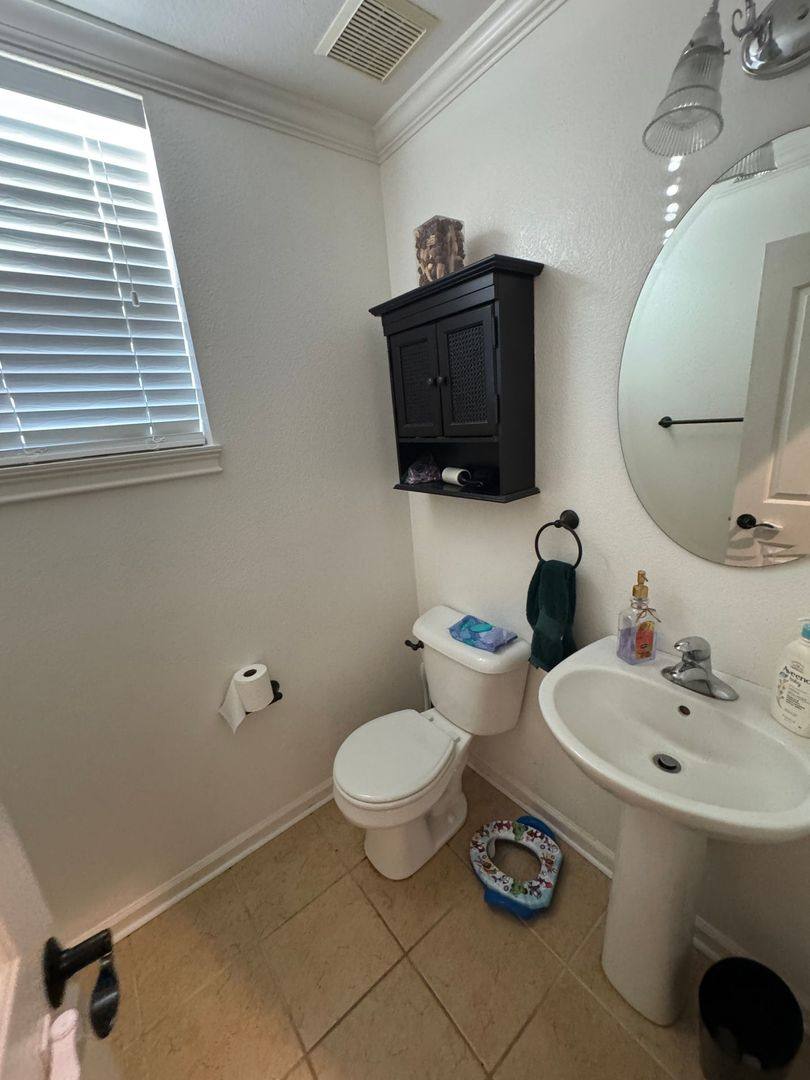 House for rent at 1822 Itasca Ave, Sacramento, CA 95835