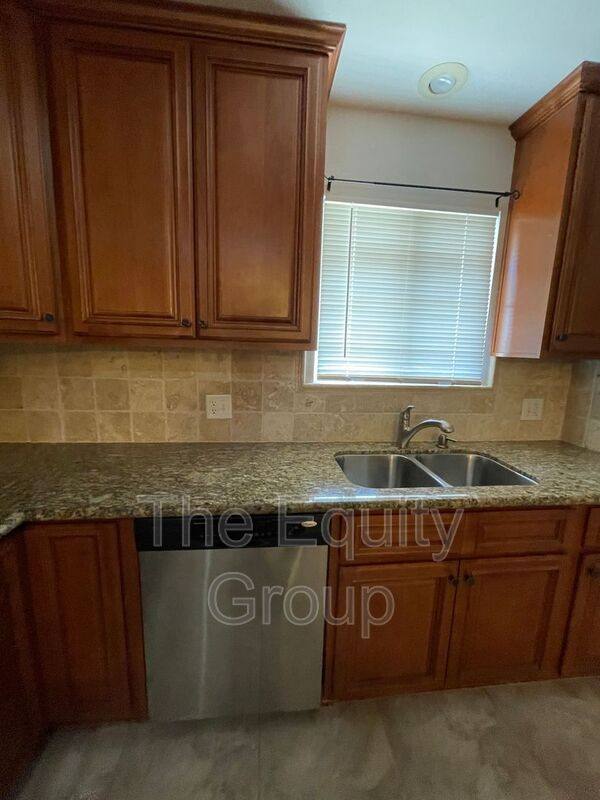 House for rent at 708 S Peggy St, Tulare, CA 93274