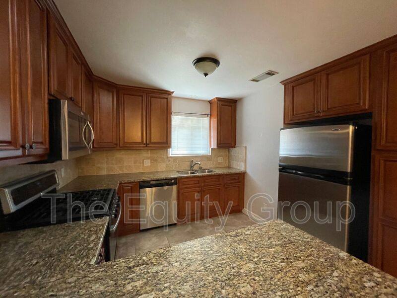 House for rent at 708 S Peggy St, Tulare, CA 93274