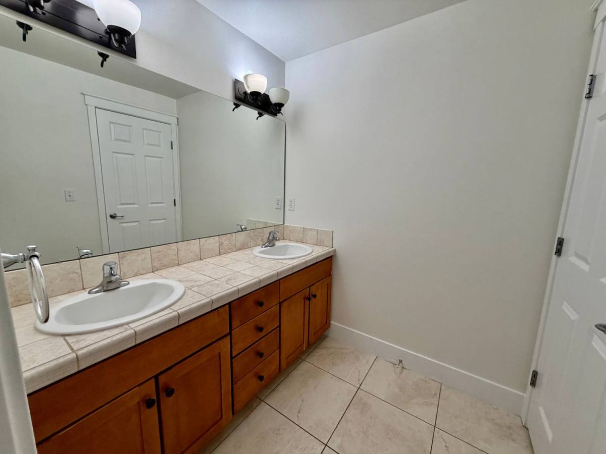 Townhouse for rent at 134A 25th Ave E, Seattle, WA 98112