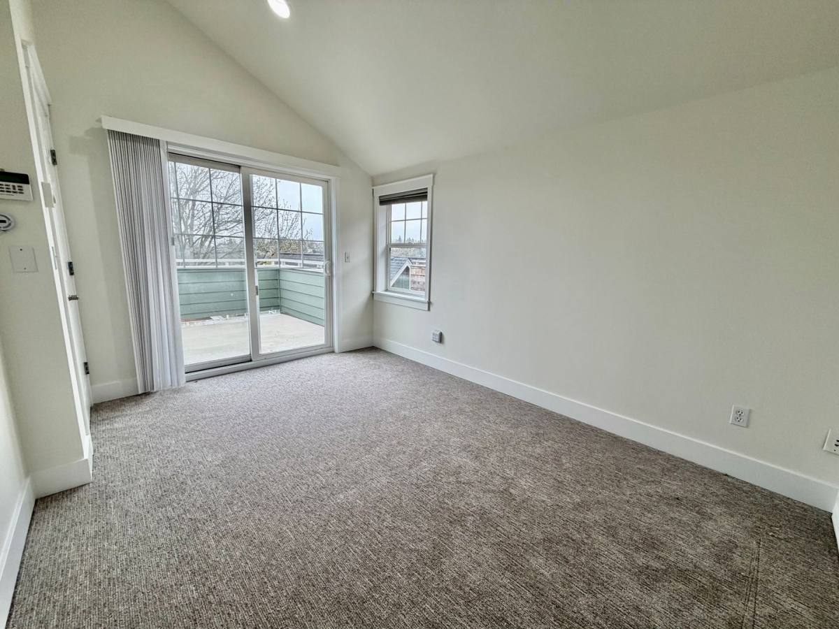 Townhouse for rent at 134A 25th Ave E, Seattle, WA 98112