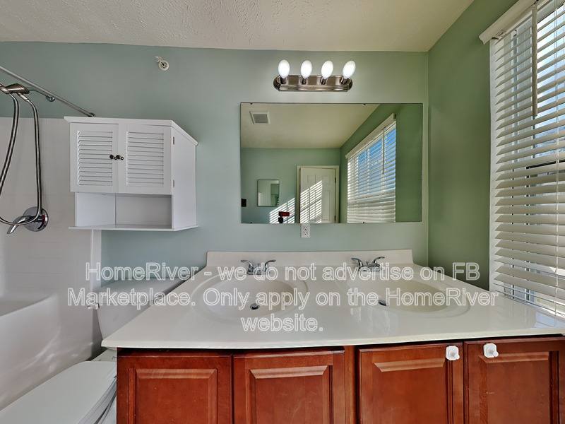 Townhouse for rent at 1505 Canterbury Dr, Imperial, PA 15126