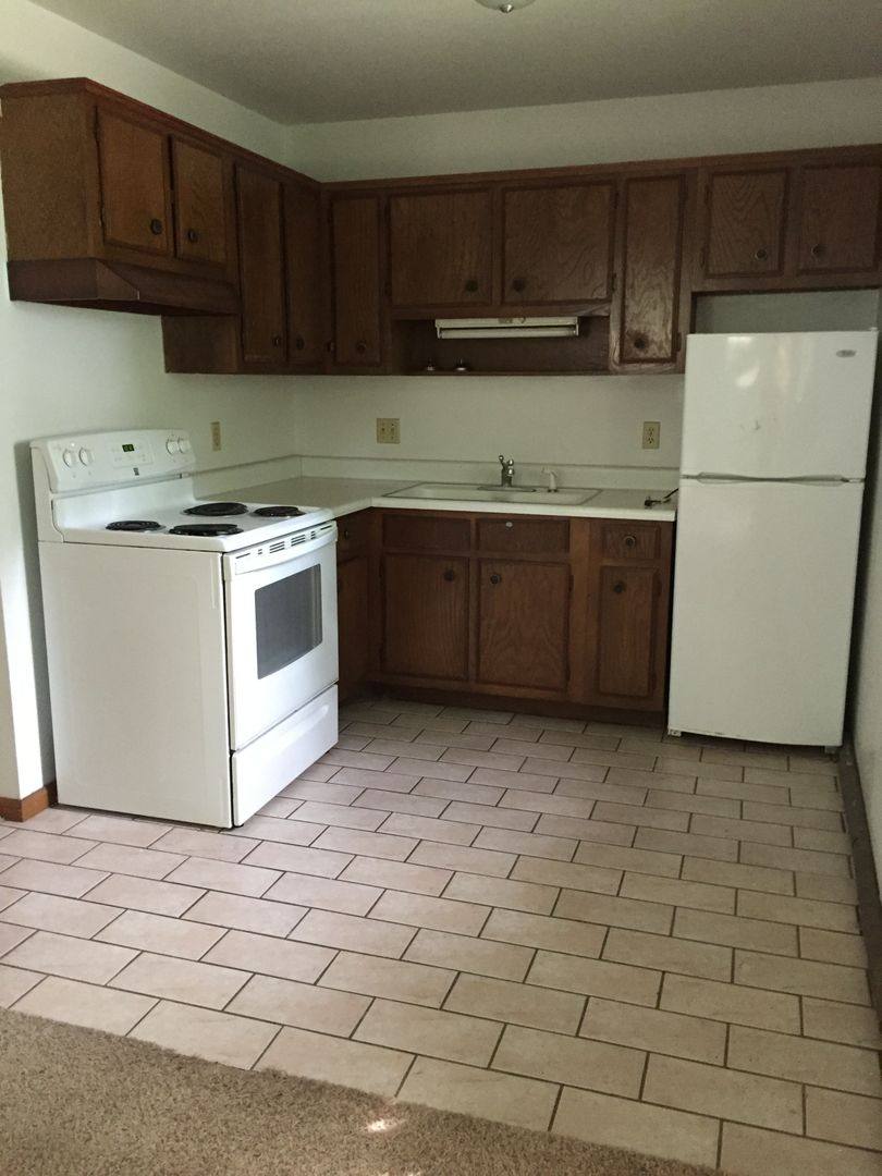 Apartment for rent at 425 Western Ave 1-8, Waterloo, IA 50701