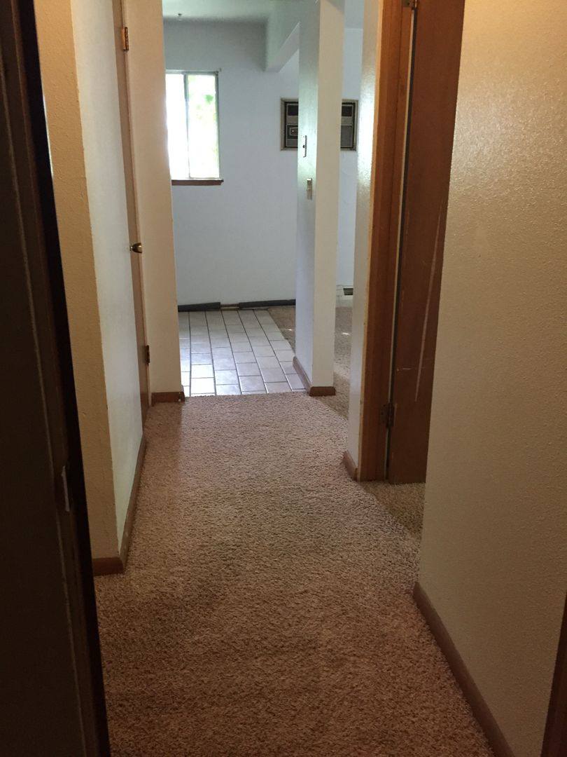 Apartment for rent at 425 Western Ave 1-8, Waterloo, IA 50701