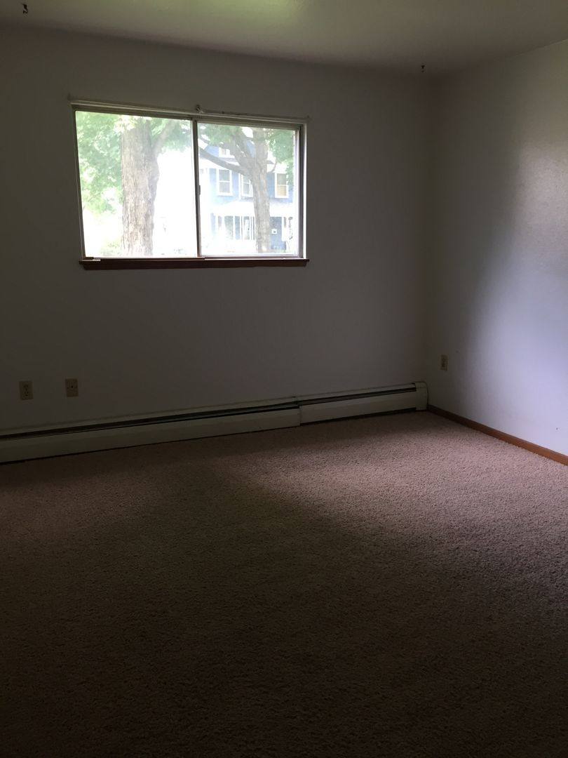 Apartment for rent at 425 Western Ave 1-8, Waterloo, IA 50701