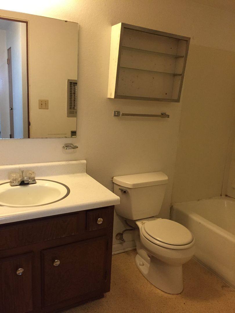 Apartment for rent at 425 Western Ave 1-8, Waterloo, IA 50701