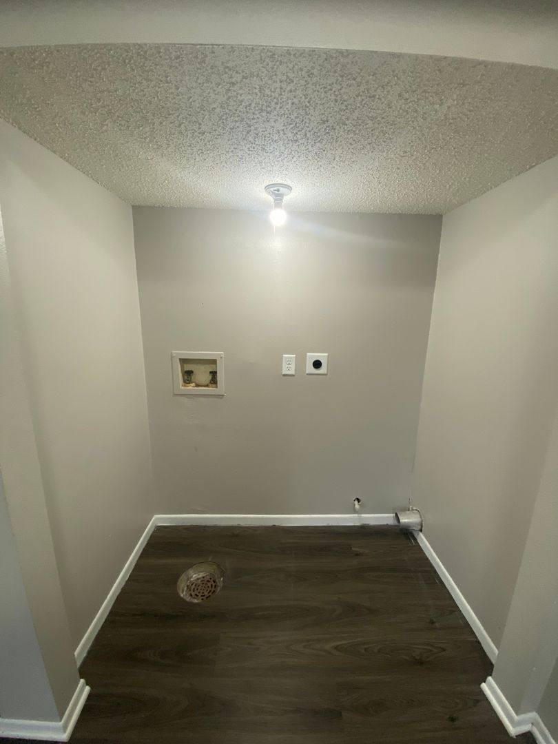Townhouse for rent at 1549 E Pleasant View Dr, Des Moines, IA 50320