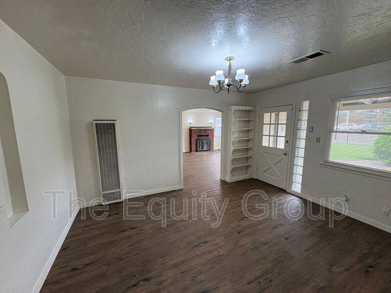 House for rent at 309 W Noble Ave, Visalia, CA 93291