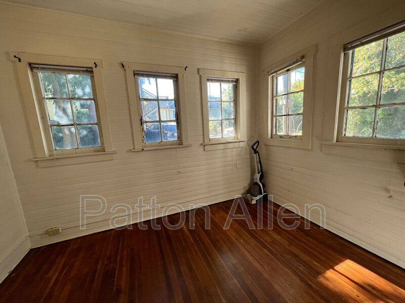 Apartment for rent at 33 Starnes Ave #4, Asheville, NC 28801