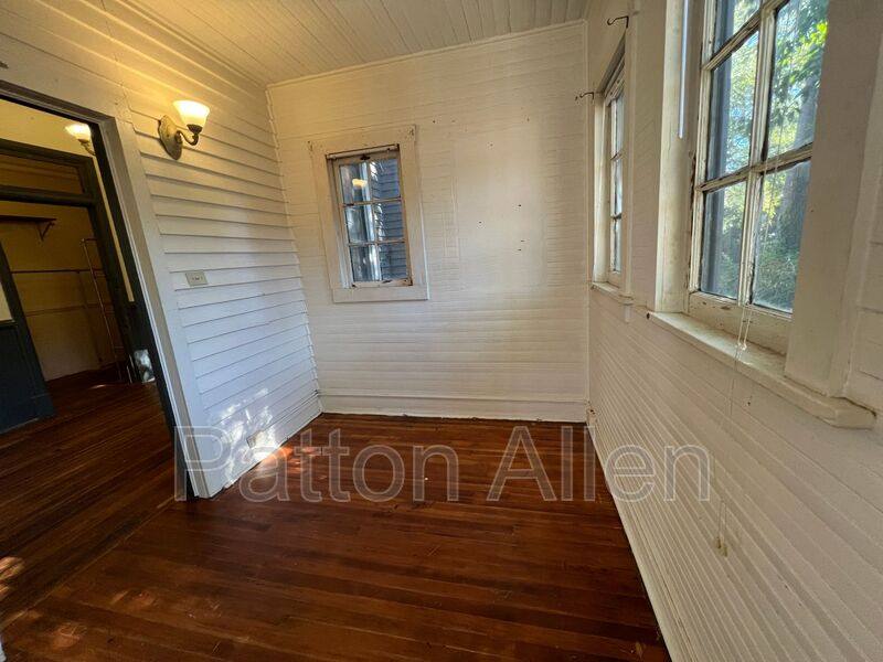 Apartment for rent at 33 Starnes Ave #4, Asheville, NC 28801