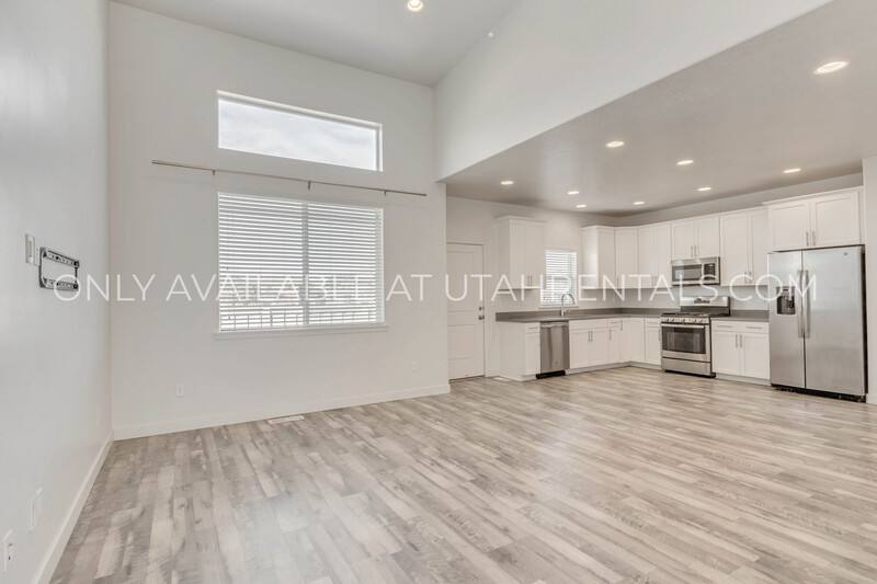 Townhouse for rent at 4249 E Hill View Dr, Eagle Mountain, UT 84005