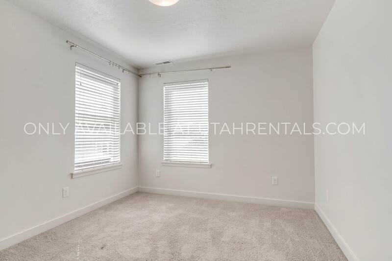 Townhouse for rent at 4249 E Hill View Dr, Eagle Mountain, UT 84005