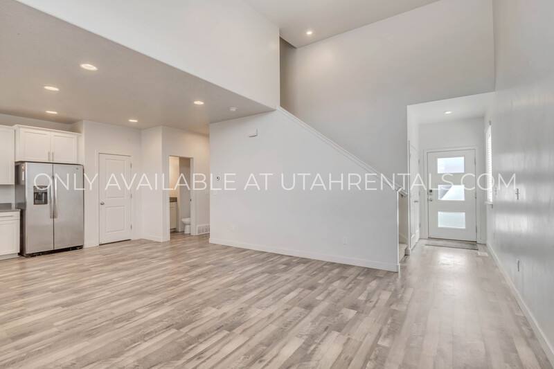 Townhouse for rent at 4249 E Hill View Dr, Eagle Mountain, UT 84005