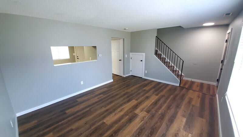 Townhouse for rent at 454 N 18th Ave, Hiawatha, IA 52233