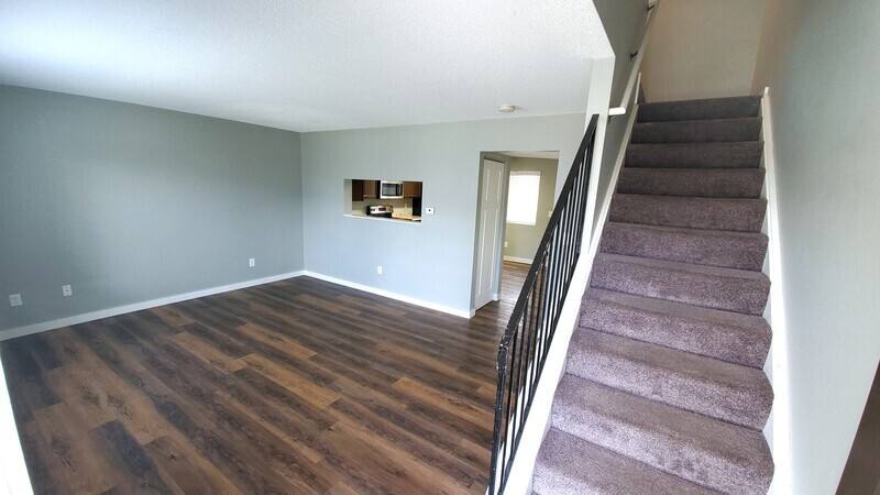 Townhouse for rent at 454 N 18th Ave, Hiawatha, IA 52233