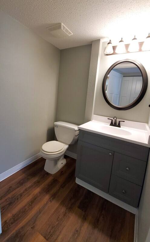 Townhouse for rent at 454 N 18th Ave, Hiawatha, IA 52233