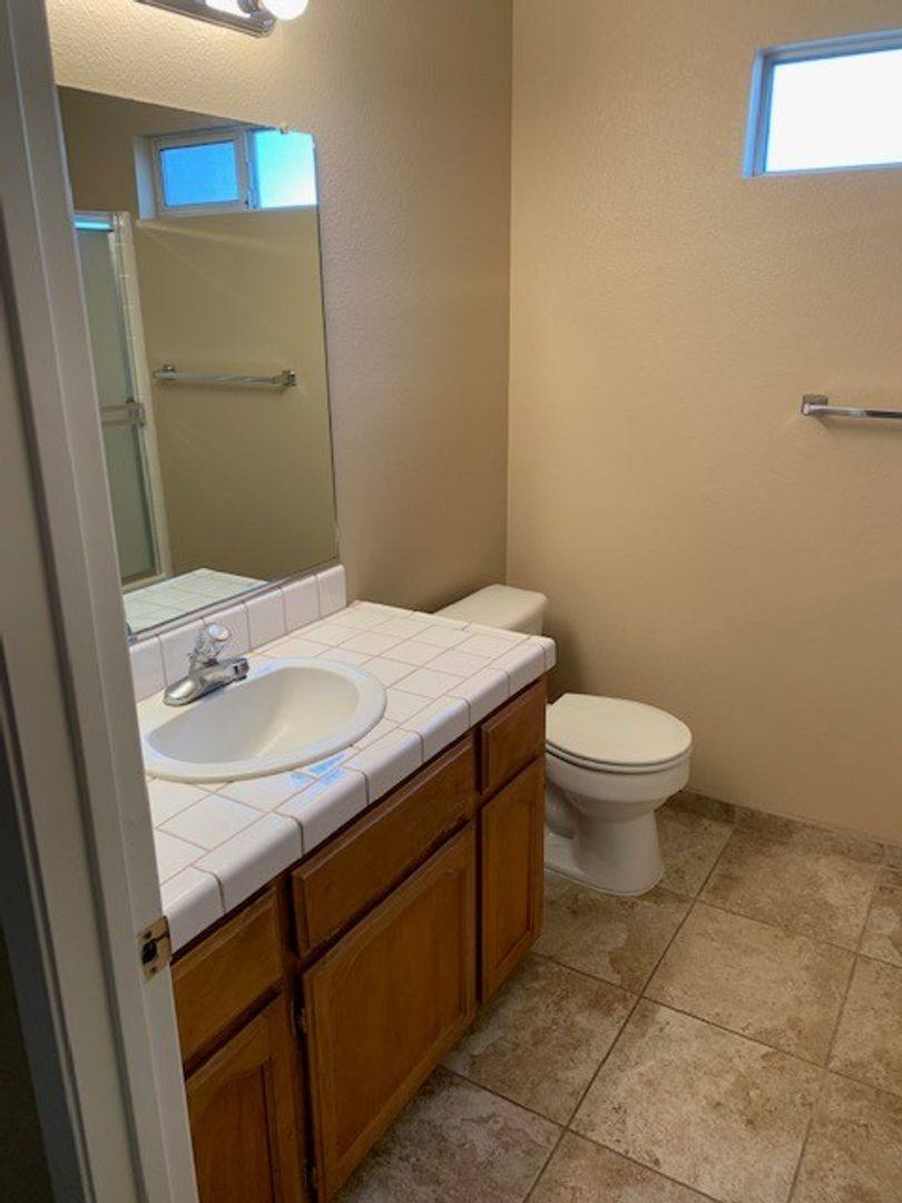 House for rent at 512 Windsor Dr, Hanford, CA 93230