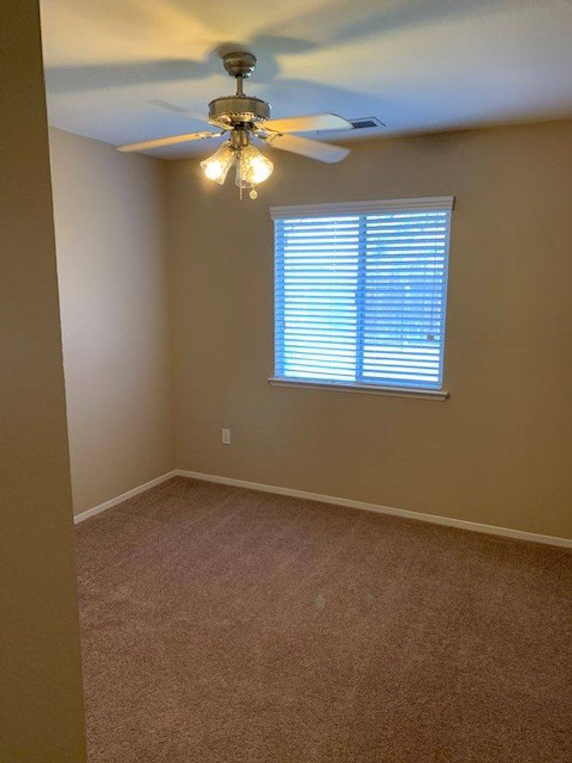 House for rent at 512 Windsor Dr, Hanford, CA 93230
