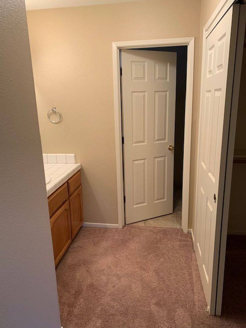House for rent at 512 Windsor Dr, Hanford, CA 93230