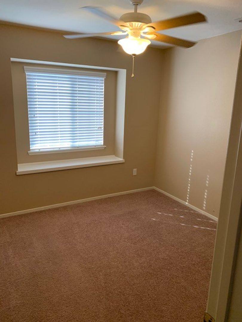 House for rent at 512 Windsor Dr, Hanford, CA 93230