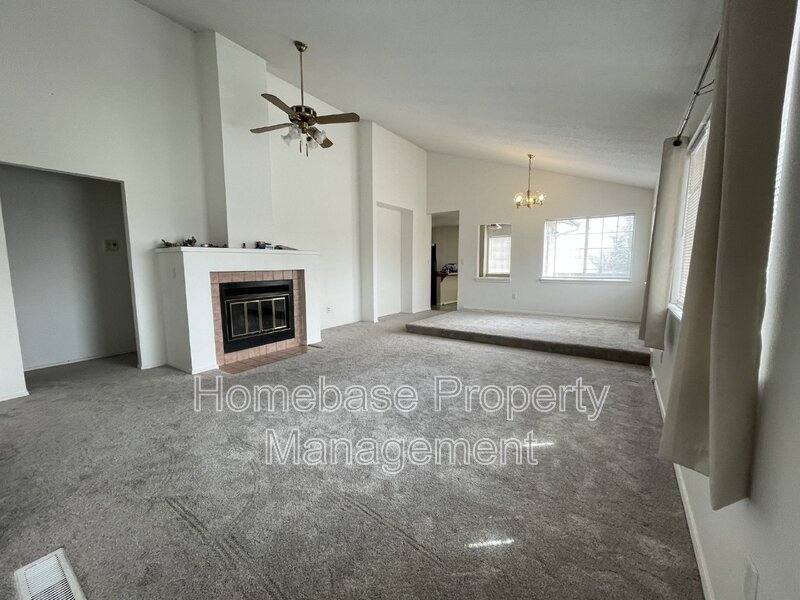 House for rent at 1901 Ranch Dr, Farmington, NM 87401