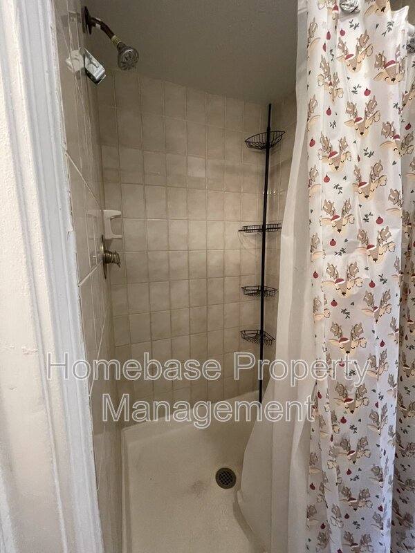 House for rent at 1901 Ranch Dr, Farmington, NM 87401