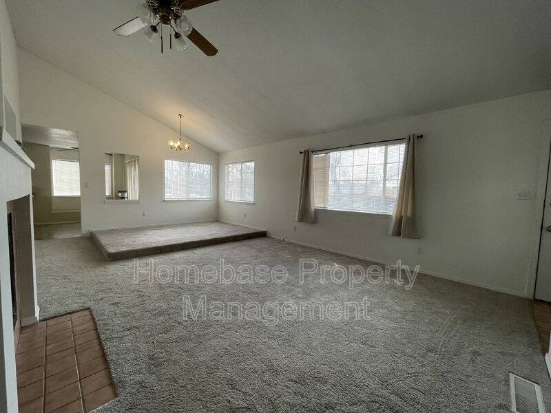 House for rent at 1901 Ranch Dr, Farmington, NM 87401