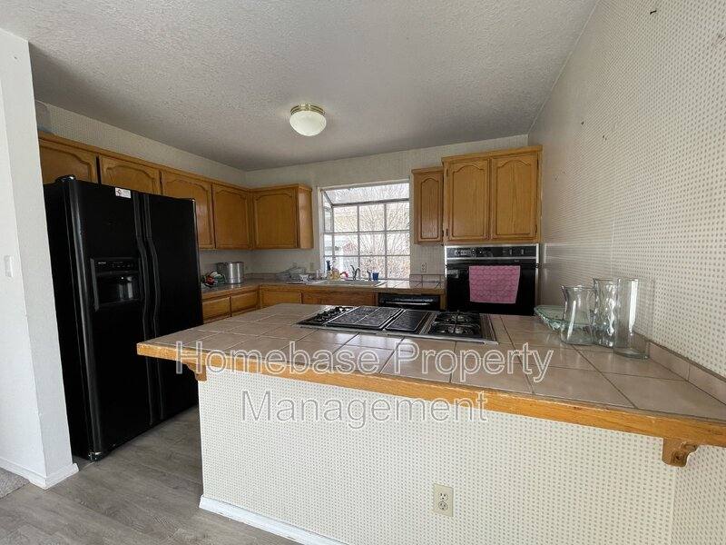 House for rent at 1901 Ranch Dr, Farmington, NM 87401