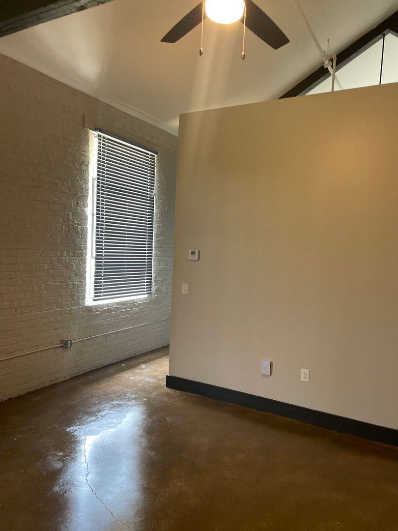 Apartment for rent at 19318 Main St, Buchanan, VA 24066