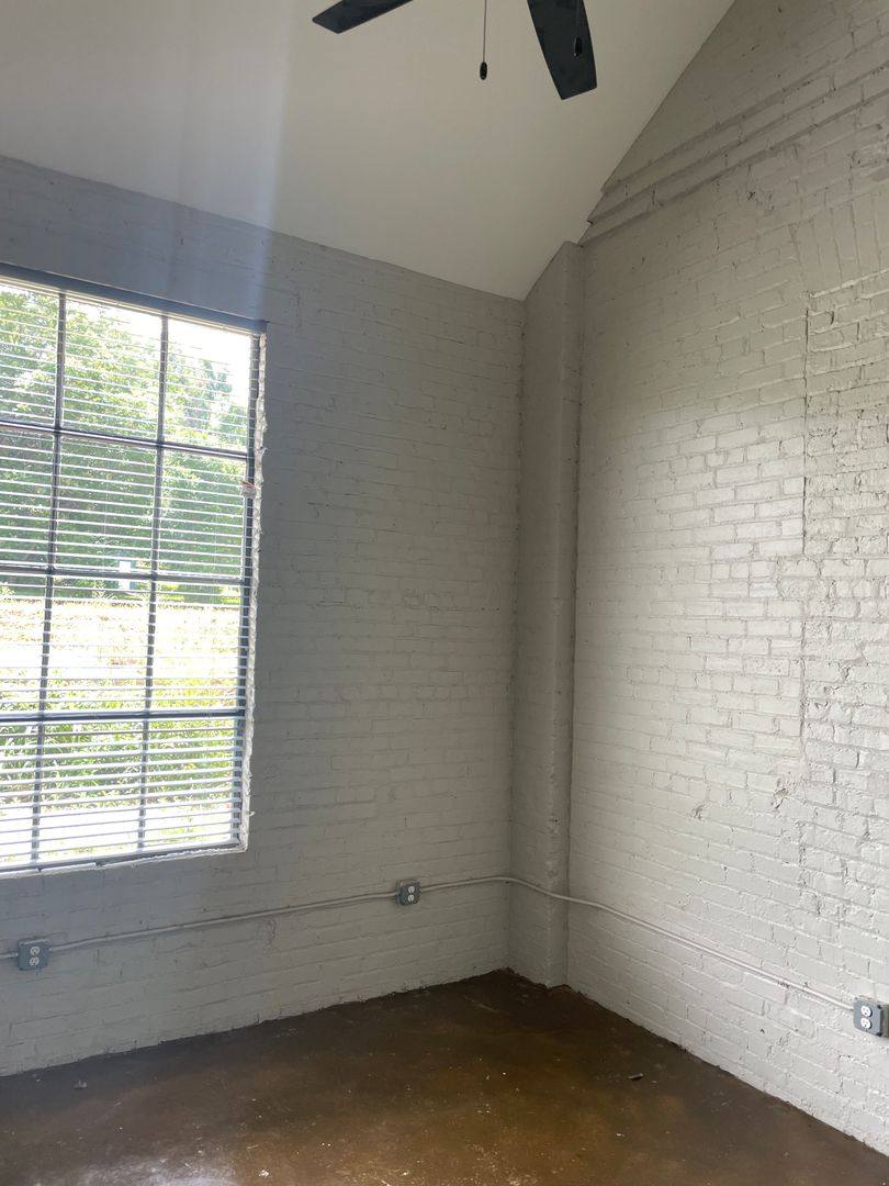 Apartment for rent at 19318 Main St, Buchanan, VA 24066