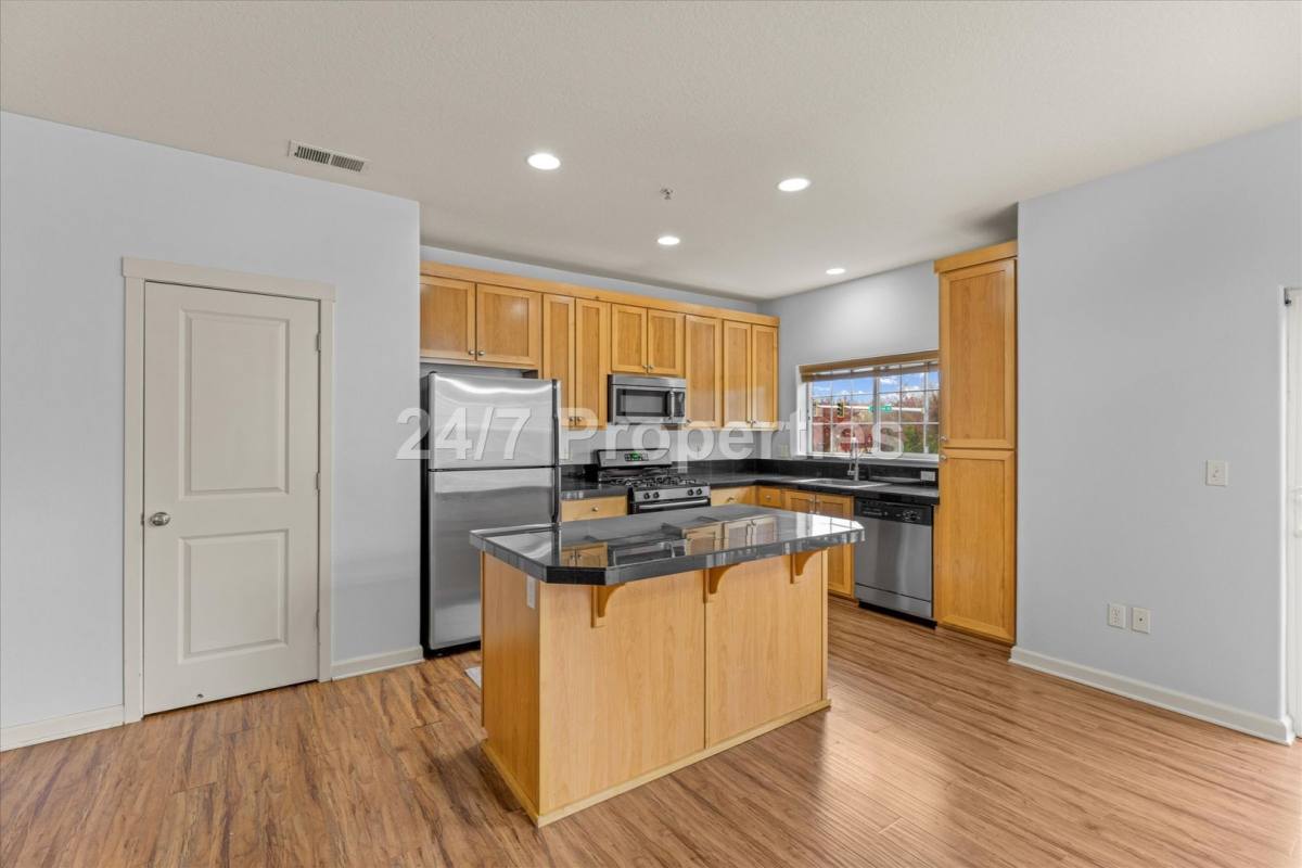 Townhouse for rent at 1050 SW 170th Ave, Beaverton, OR 97003