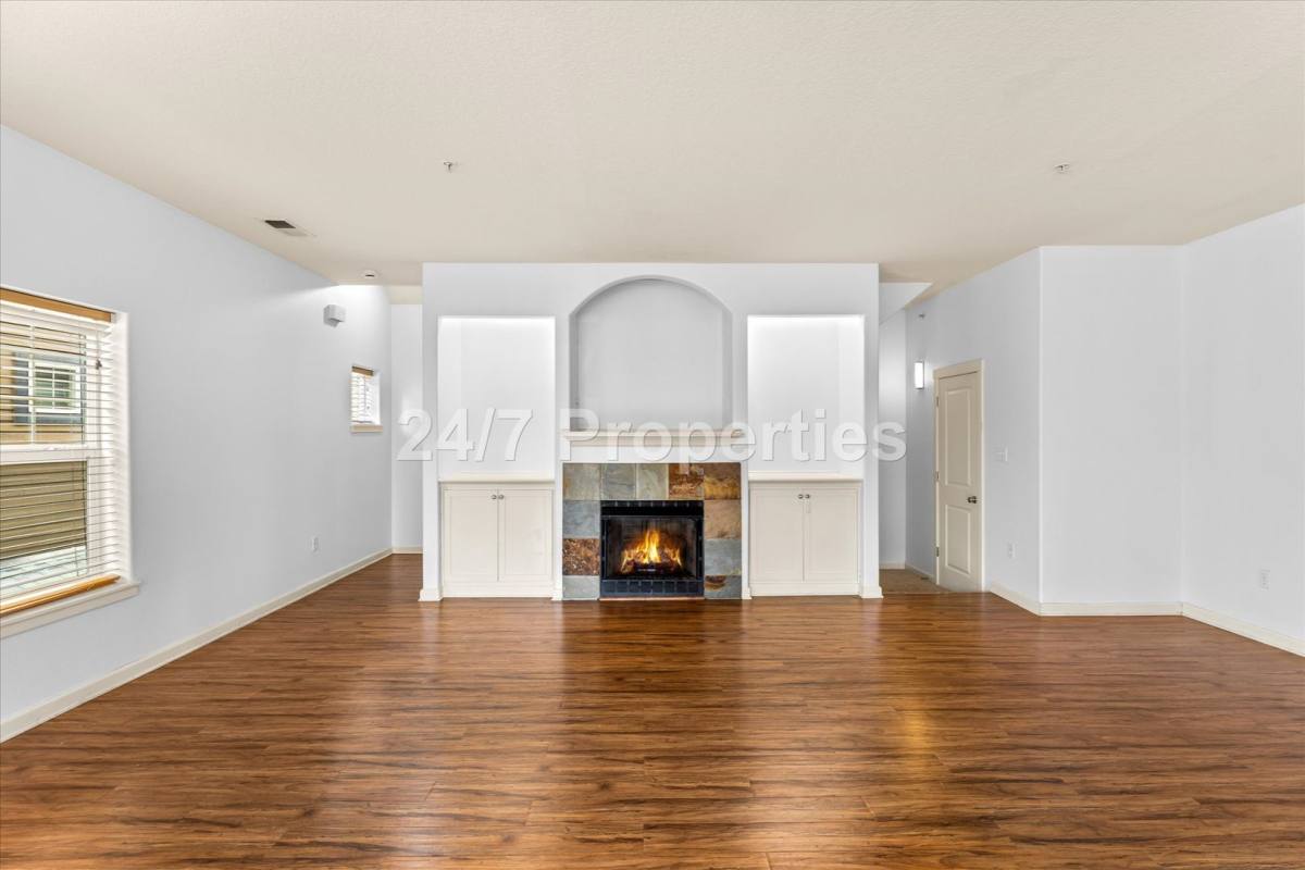 Townhouse for rent at 1050 SW 170th Ave, Beaverton, OR 97003