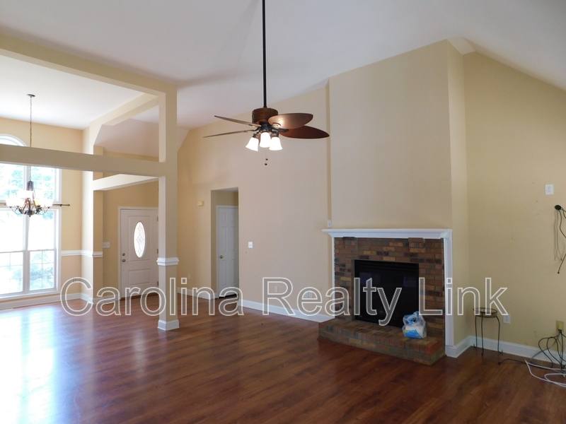 House for rent at 235 Harbor Landing Dr, Mooresville, NC 28117