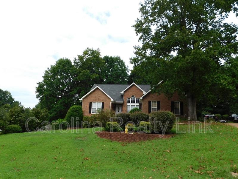 House for rent at 235 Harbor Landing Dr, Mooresville, NC 28117