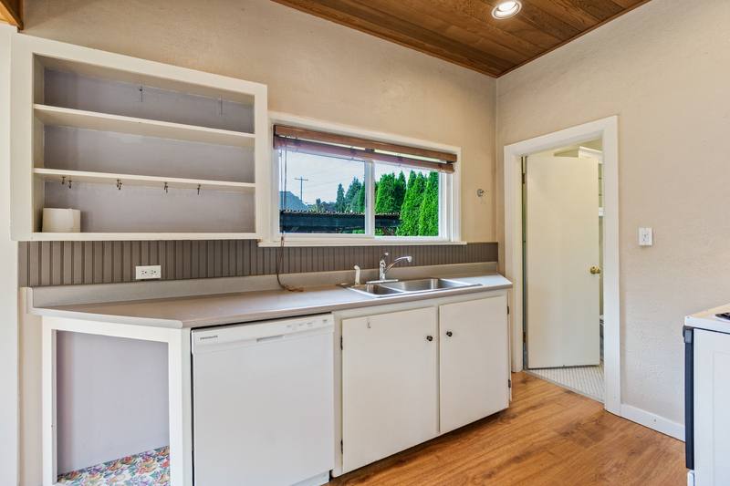 Apartment for rent at 7841 12th Ave NE, Seattle, WA 98115