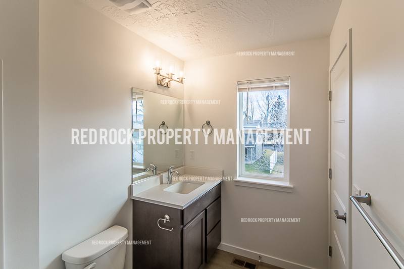 Apartment for rent at 1116 N Davis Lane, Greenacres, WA 99016