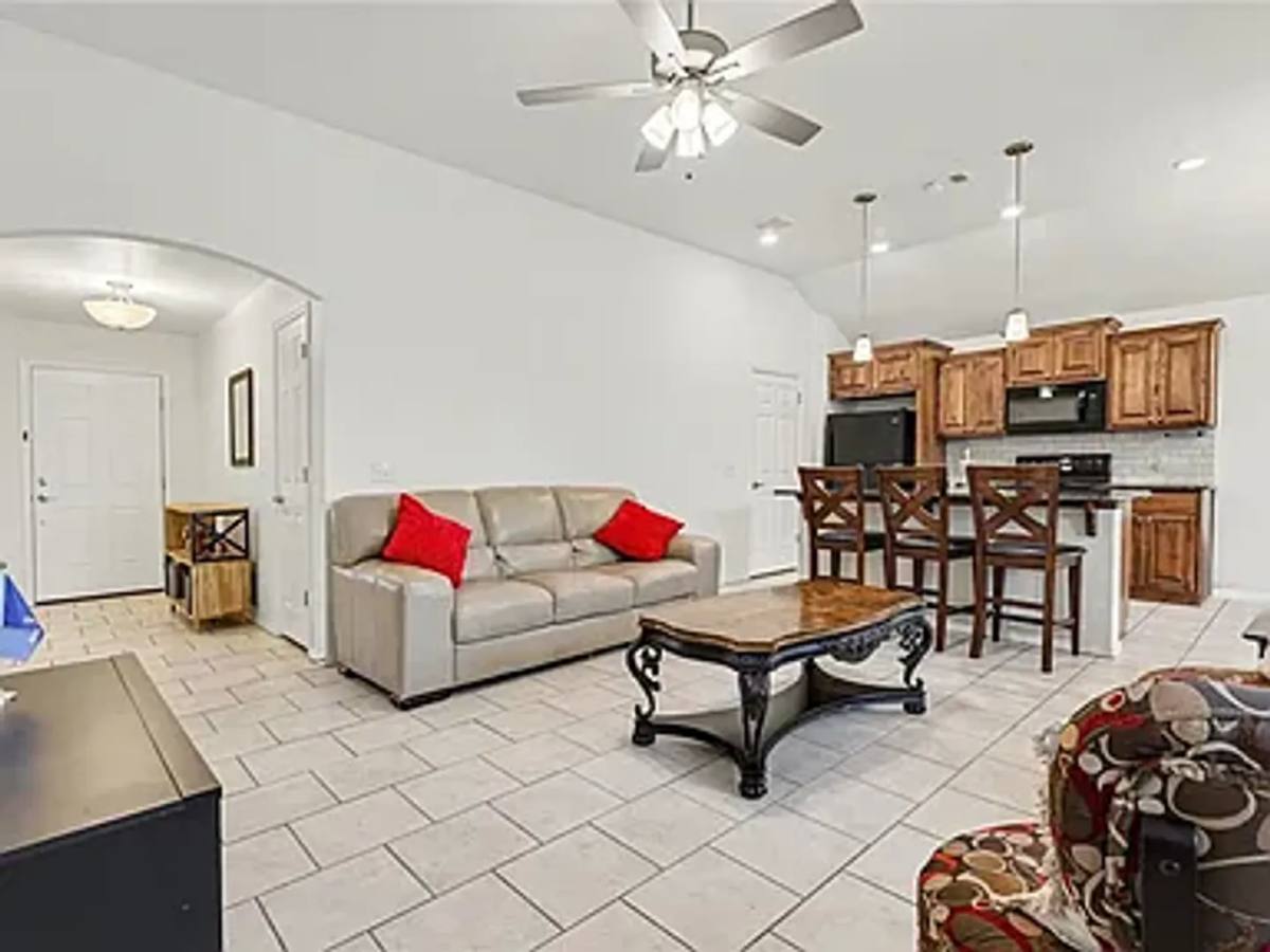 House for rent at 2344 Roca Dr, Edmond, OK 73012