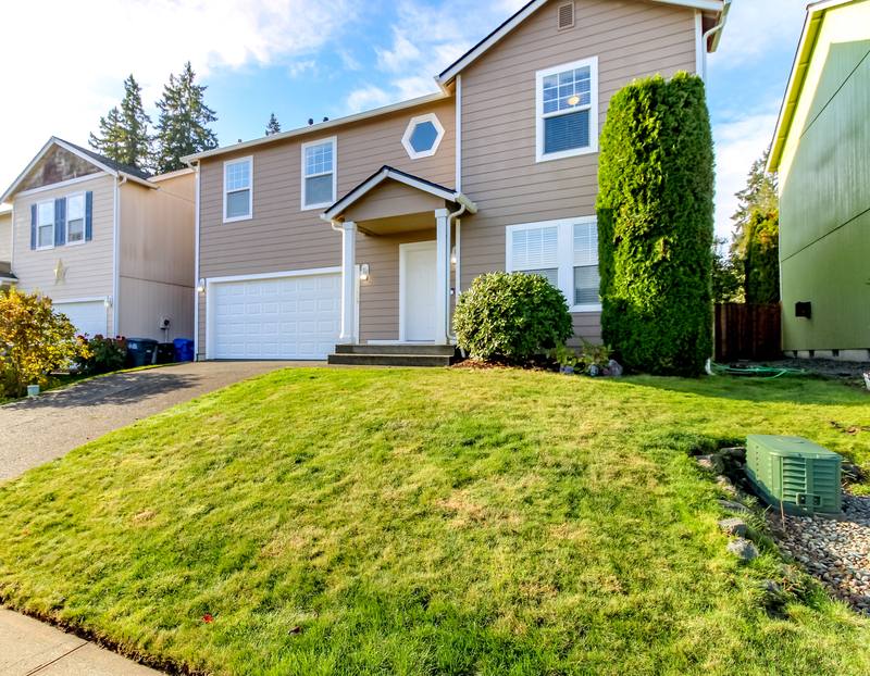 House for rent at 11916 130th St E, Puyallup, WA 98374