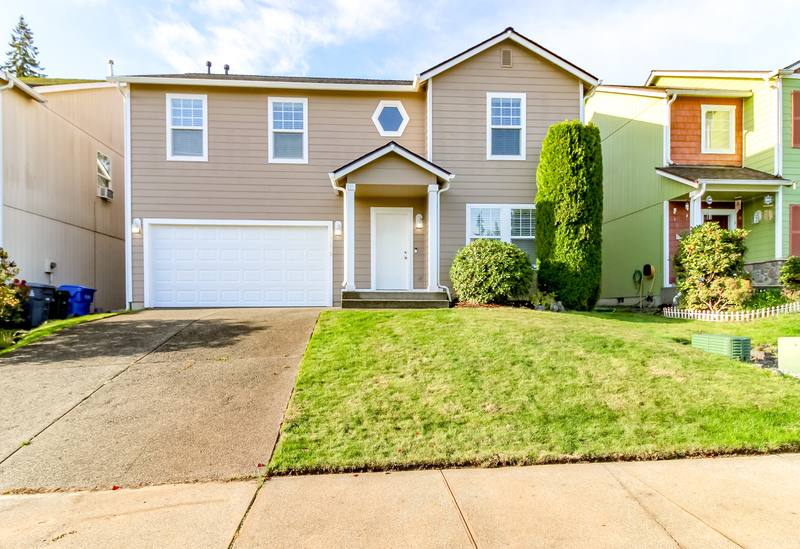 House for rent at 11916 130th St E, Puyallup, WA 98374