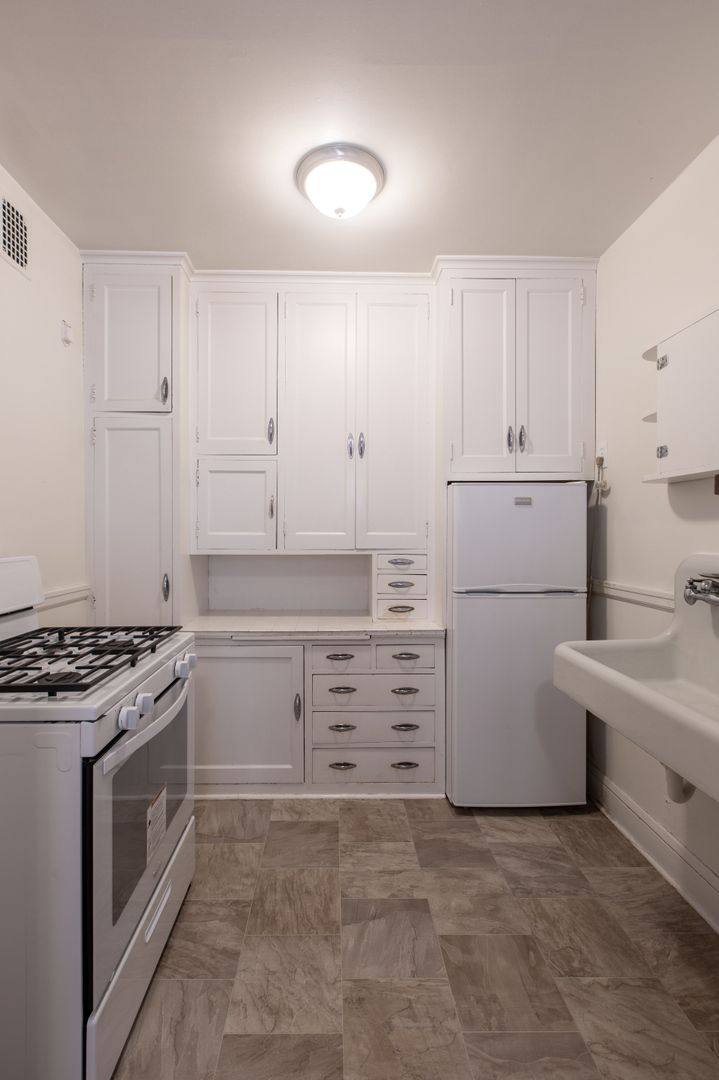 Apartment for rent at 2434 Dupont Ave S, Minneapolis, MN 55405