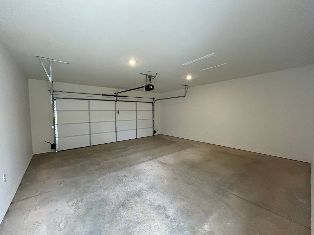 Townhouse for rent at 1742 Woodland Pines Lane, Auburn, AL 36830