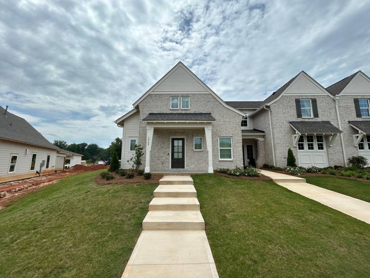 Townhouse for rent at 1742 Woodland Pines Lane, Auburn, AL 36830