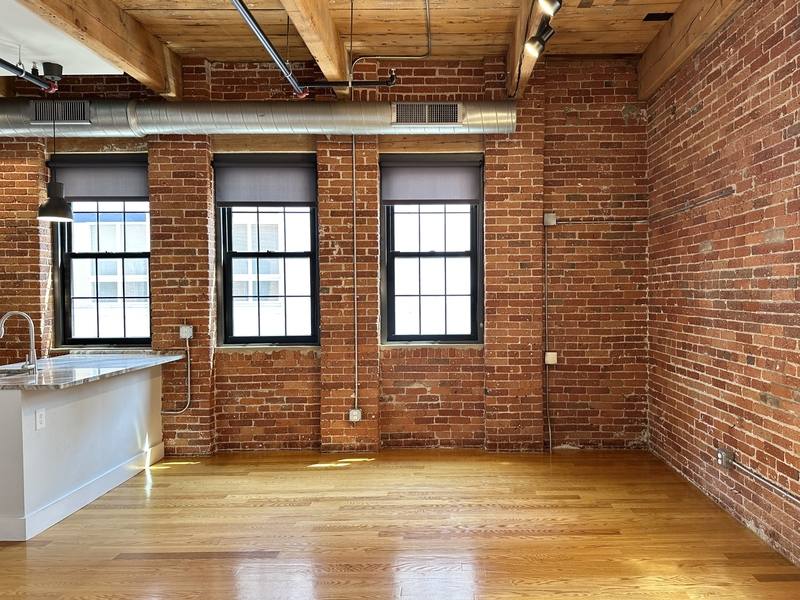 Apartment for rent at 128 Chandler St #205, Worcester, MA 01609